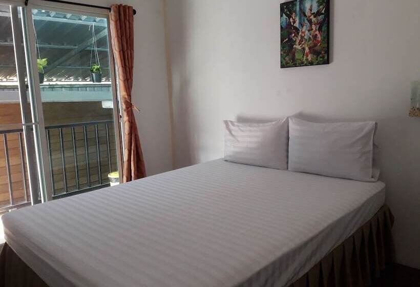 Quarto Estandar Banheiro Compartilhado, Decho Hostel