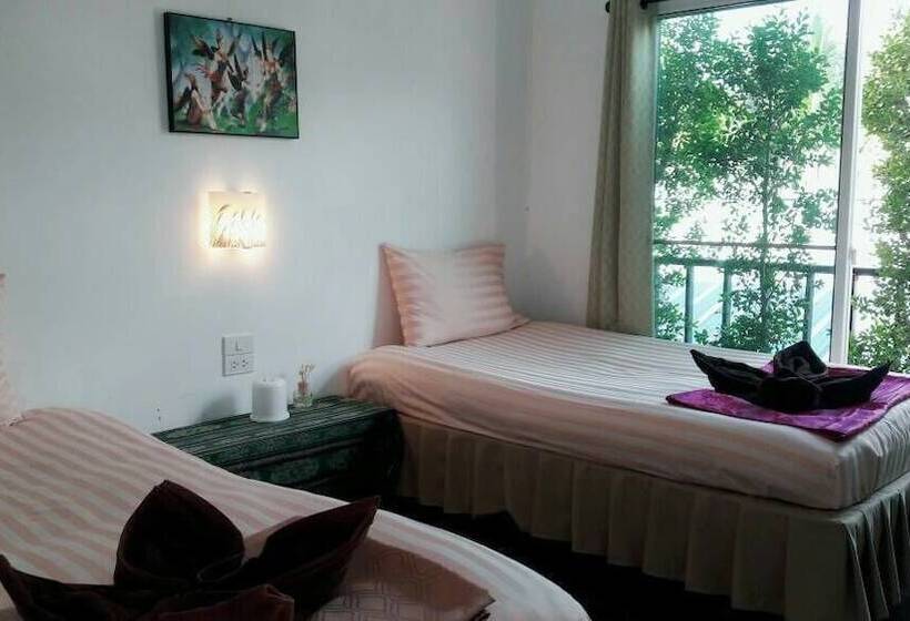 Quarto Estandar Banheiro Compartilhado, Decho Hostel