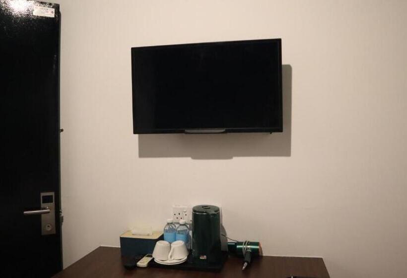 Номер Стандарт, Room V At Kluang Parade