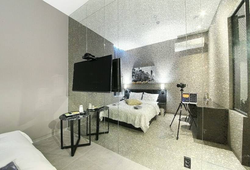 스탠다드 룸, Yaja Wirye