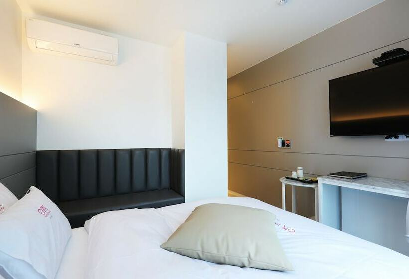 스탠다드 룸, Yaja Wirye