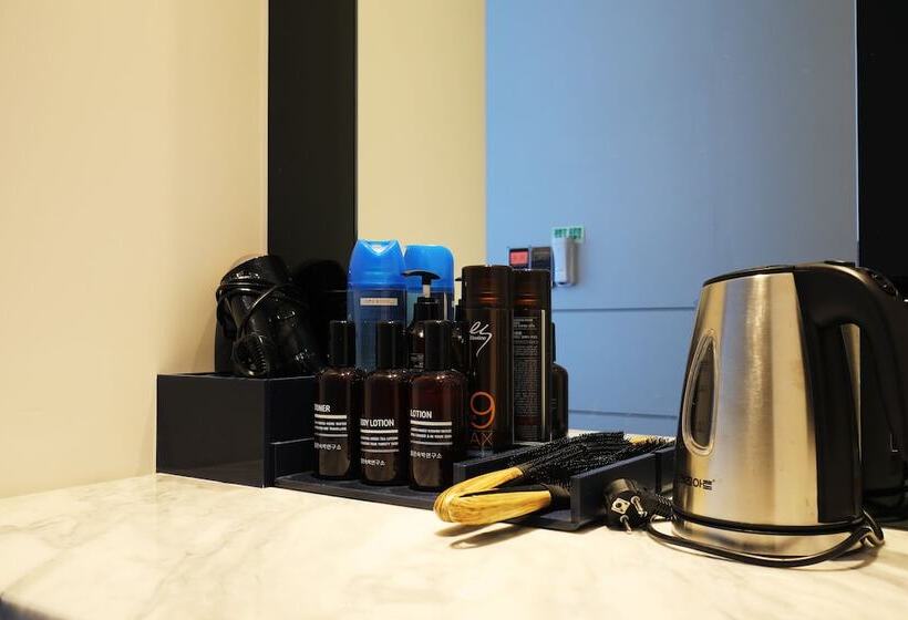 스탠다드 룸, Yaja Wirye