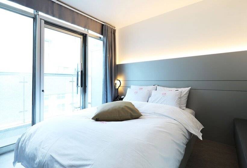 스탠다드 룸, Yaja Wirye