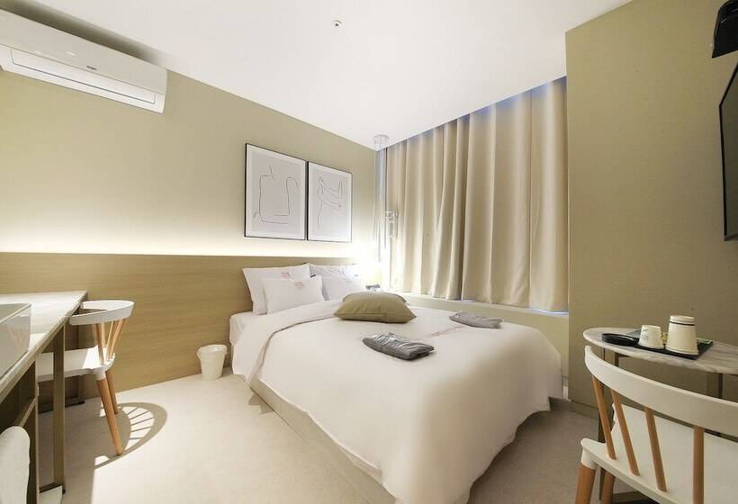 스탠다드 룸, Yaja Wirye