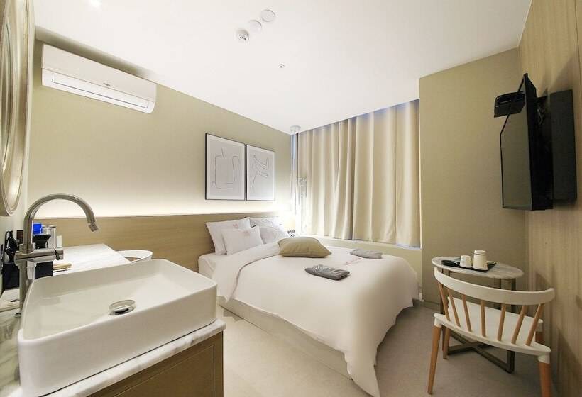 스탠다드 룸, Yaja Wirye