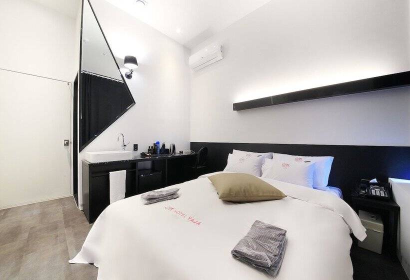 스탠다드 룸, Yaja Wirye