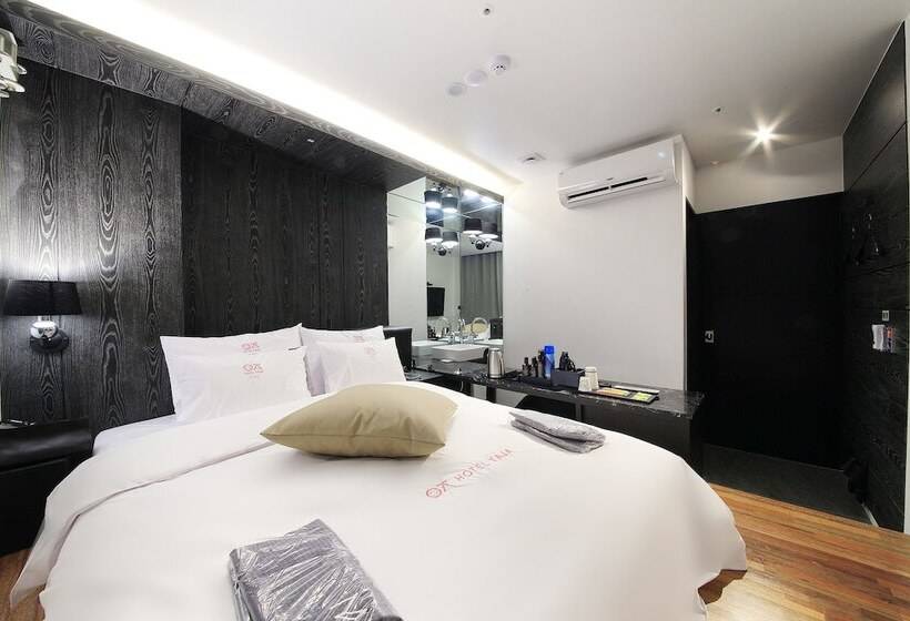 스탠다드 룸, Yaja Wirye