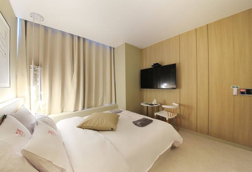 스탠다드 룸, Yaja Wirye