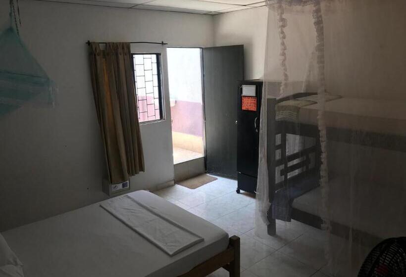 اتاق کلاسیک چهارنفره, Palomino Hostel