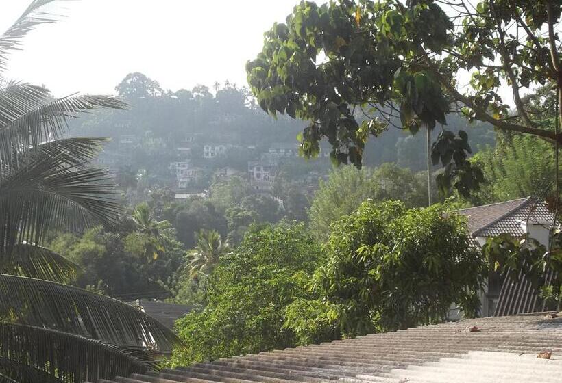 Standard-huone Parveke, Kandy Mountain Cottage
