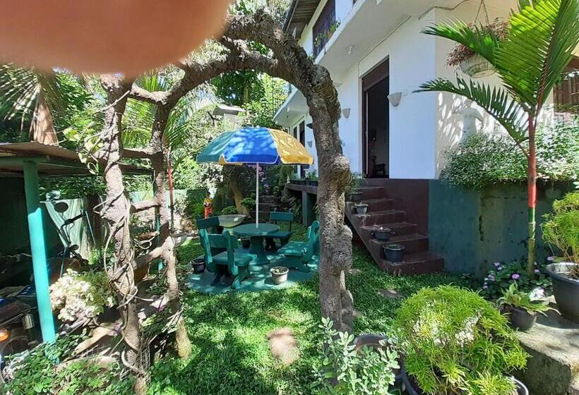 Standard room with outdoor bath, Kandy Mountain Cottage