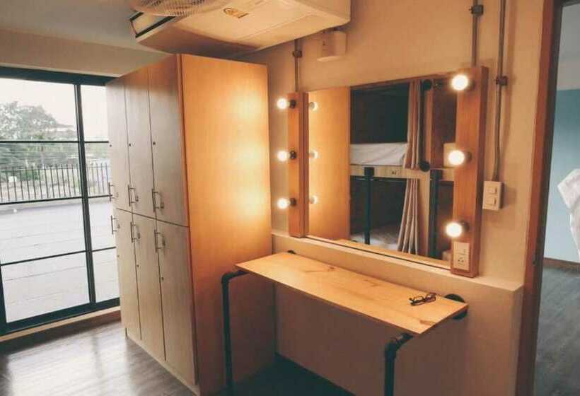 سرير فى غرفة مشتركه, Vestique Hostel