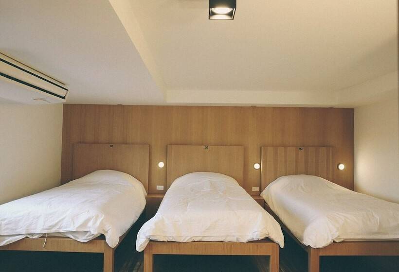 اتاق استاندارد سه نفره, Vestique Hostel