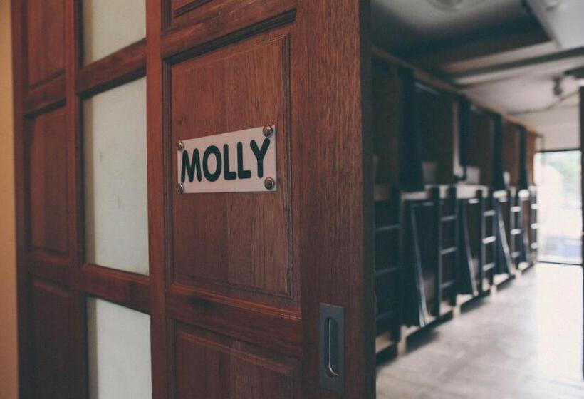 سرير فى غرفة مشتركه, Vestique Hostel