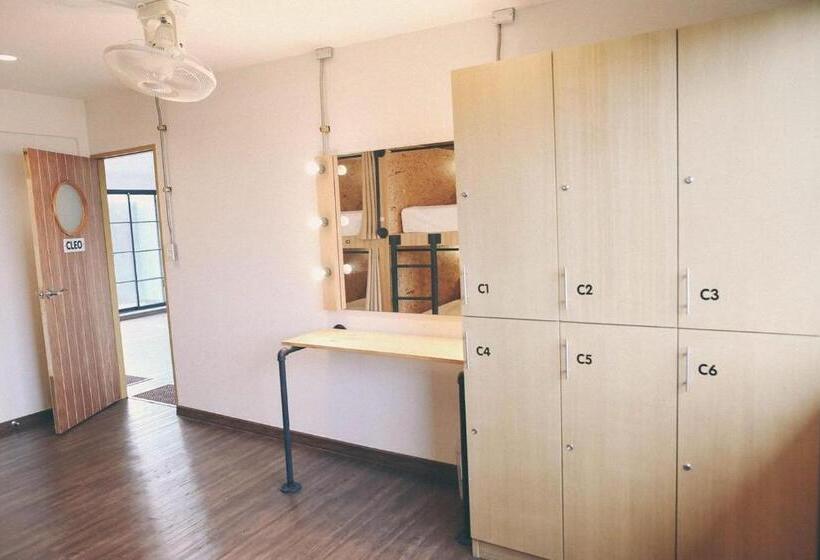 سرير فى غرفة مشتركه, Vestique Hostel