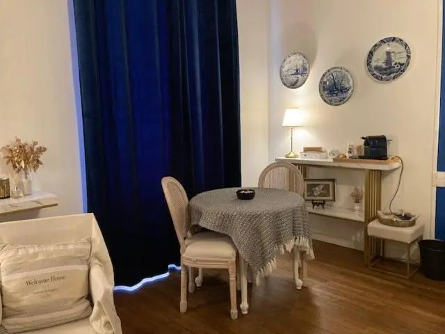 デラックススイート, The Corner Properties