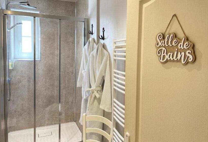 Номер Стандарт, The Corner Properties