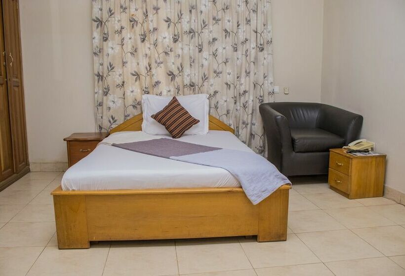 Quarto standart individual, Lovista