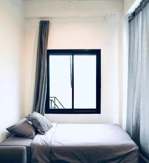 اتاق استاندارد با چشم‌انداز کوهستان, Shade House   Phuket Downtown