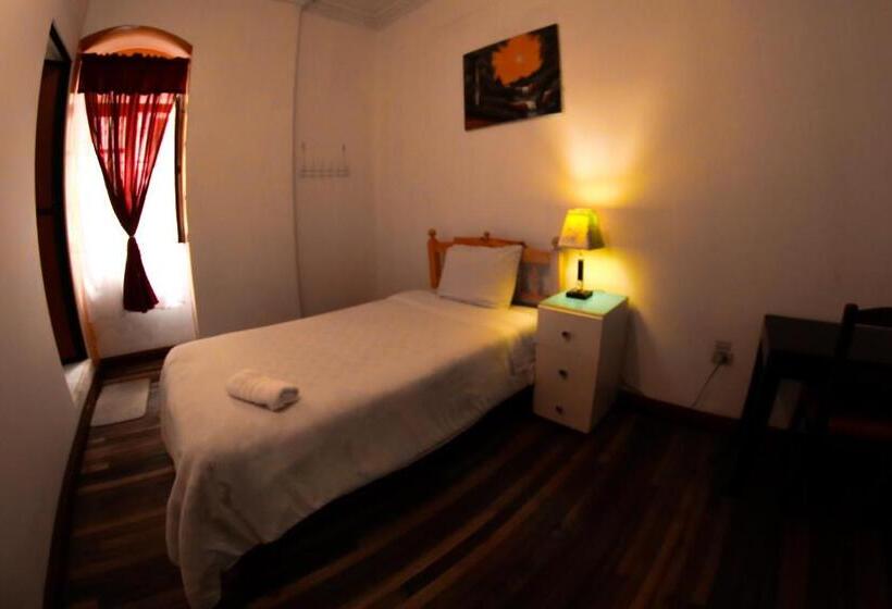 Standard Yhden Hengen Huone, Vibes Aurik