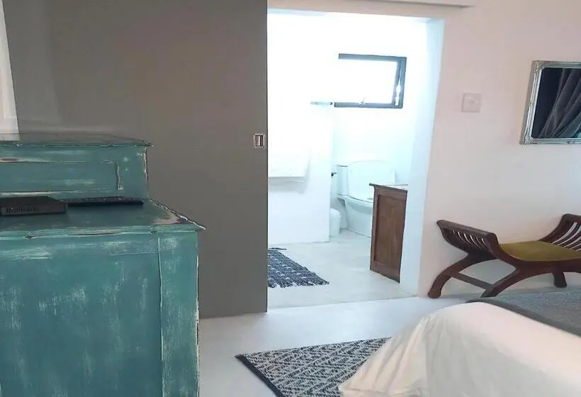 エコノミールーム, Villa Roc Guesthouse Solar Power