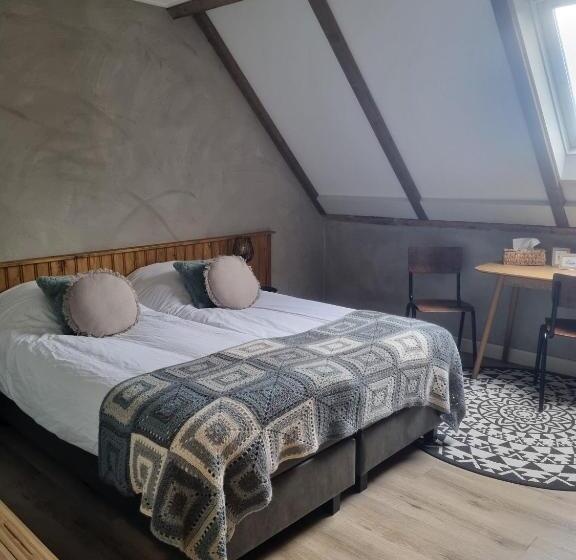 Номер Стандарт, Bed & Breakfast Aan De Beek