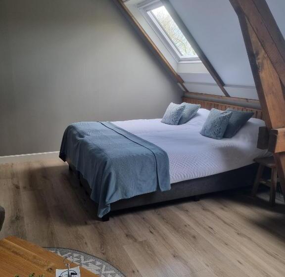 标准三人间, Bed & Breakfast Aan De Beek