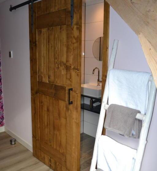 标准三人间, Bed & Breakfast Aan De Beek