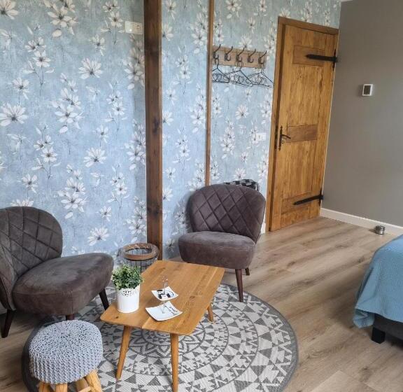 标准三人间, Bed & Breakfast Aan De Beek