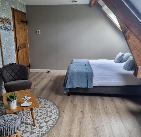 标准三人间, Bed & Breakfast Aan De Beek