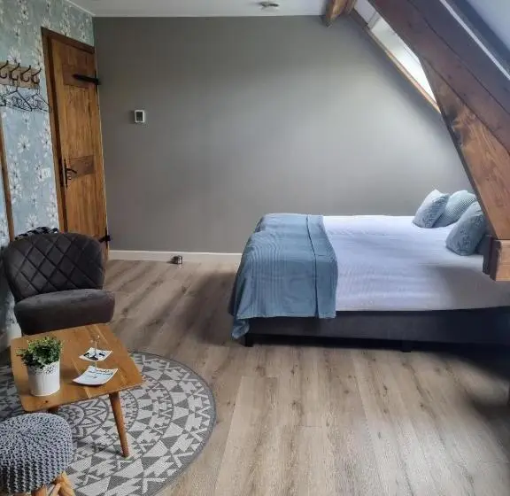 スタンダードトリプルルーム, Bed & Breakfast Aan De Beek