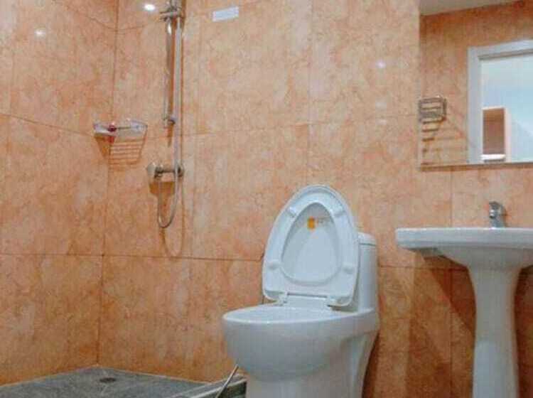 Suite med udsigt over byen, 99