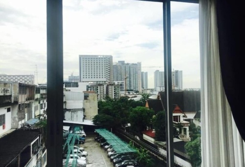 Suite med udsigt over byen, 99