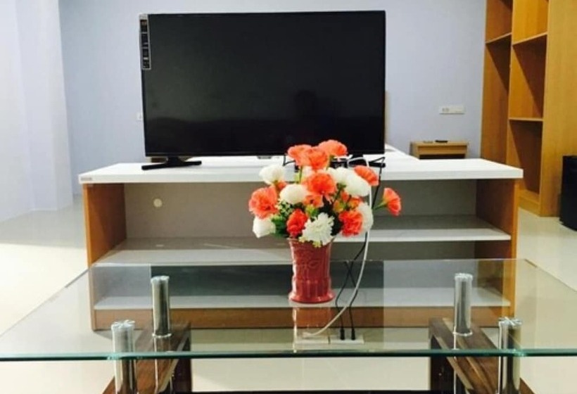 Suite med udsigt over byen, 99