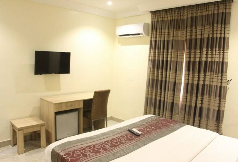 Deluxe Room, H9 Suites