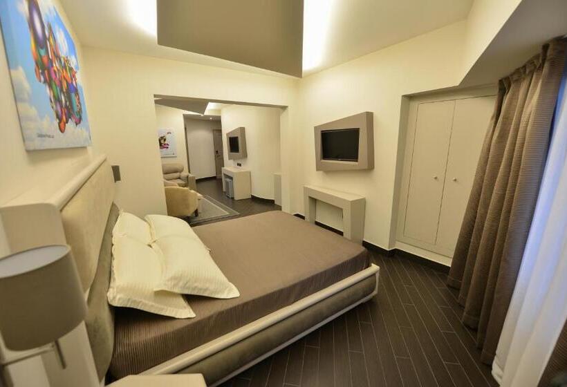 스위트, Petit Hotel Elita