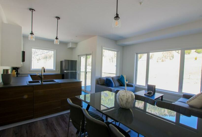 ファミリースイートの2ベッドルーム, The Burfield