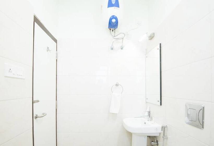 Номер Deluxe, Treebo King S Court Chandrasekharpur