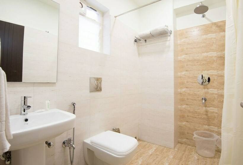 Номер Стандарт, Treebo King S Court Chandrasekharpur