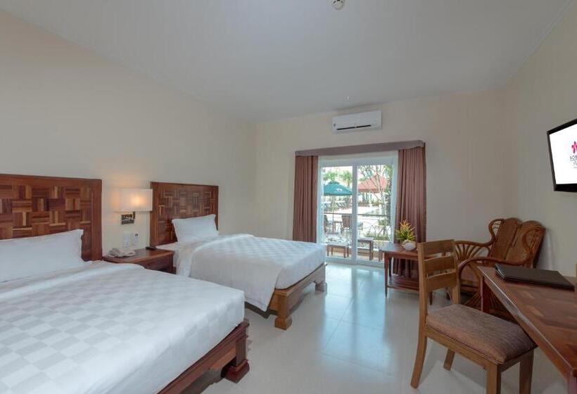 غرفة قياسية مطلّة علي حمام السباحة, Sokha Palace Siem Reap