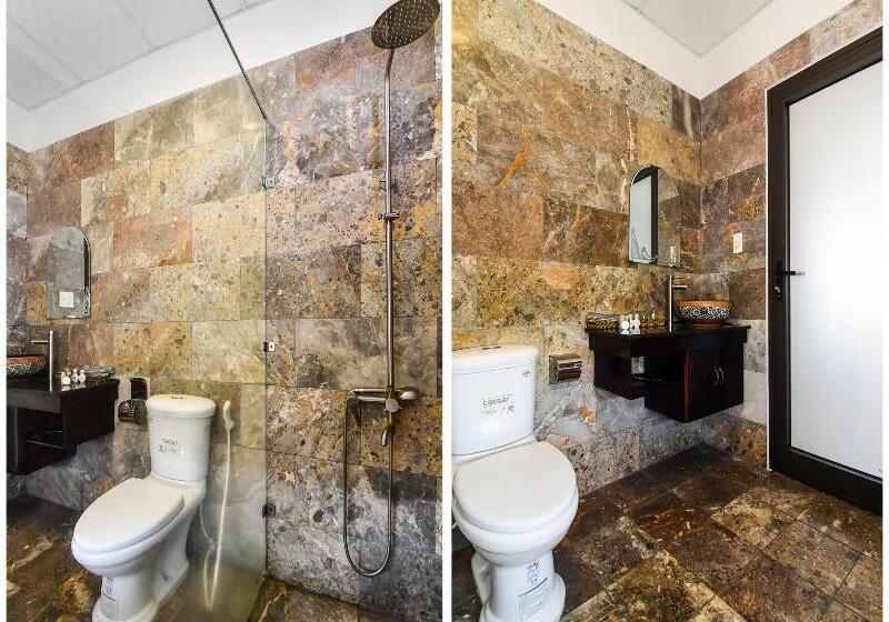 اتاق لوکس خانوادگی, Suburban Villa