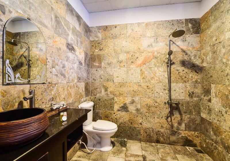 اتاق لوکس سه تخته, Suburban Villa