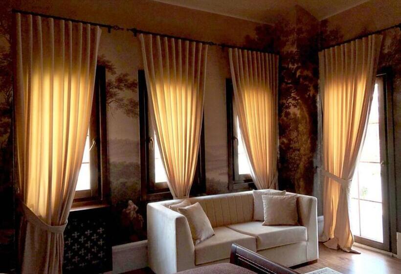 חדר דחוקס עם מיטת קינג, Boutique Vila 8