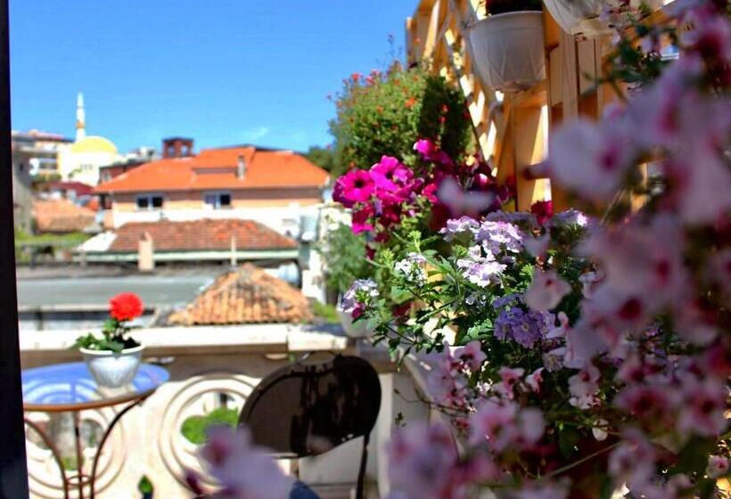 חדר דחוקס עם מיטת קינג, Boutique Vila 8