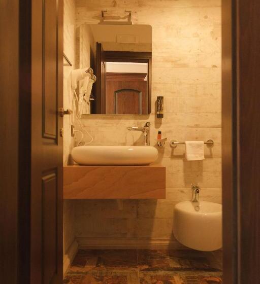 חדר דחוקס עם מיטת קינג, Boutique Vila 8