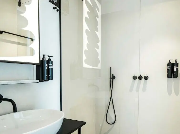 Standard Kolmen Hengen Huone, Conscious Hotel Westerpark