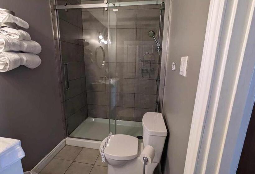 套房, La Maison Rousseau