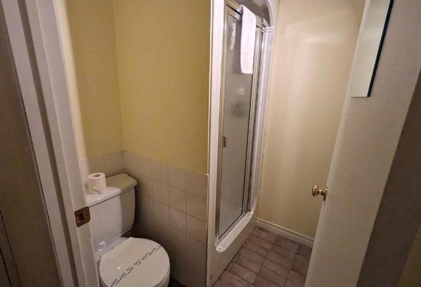 家庭间, La Maison Rousseau