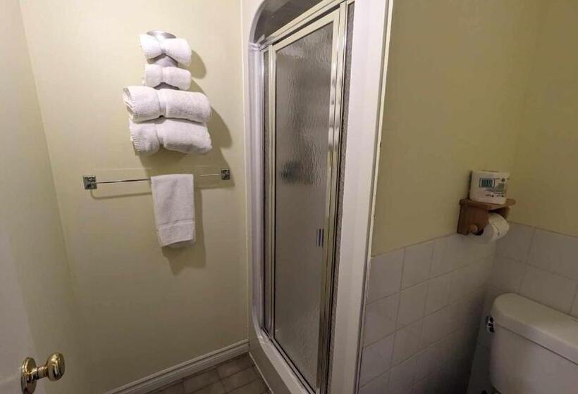 标准间, La Maison Rousseau