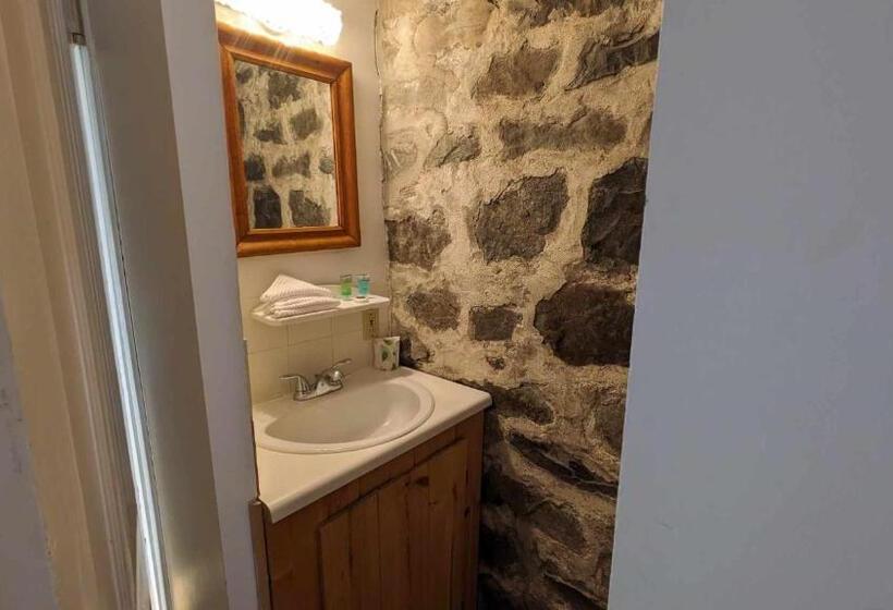 标准间, La Maison Rousseau